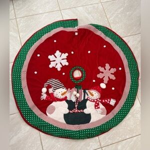 Vintage Christmas Tree Skirt Snowman Snowflakes Present Red Green White 48”